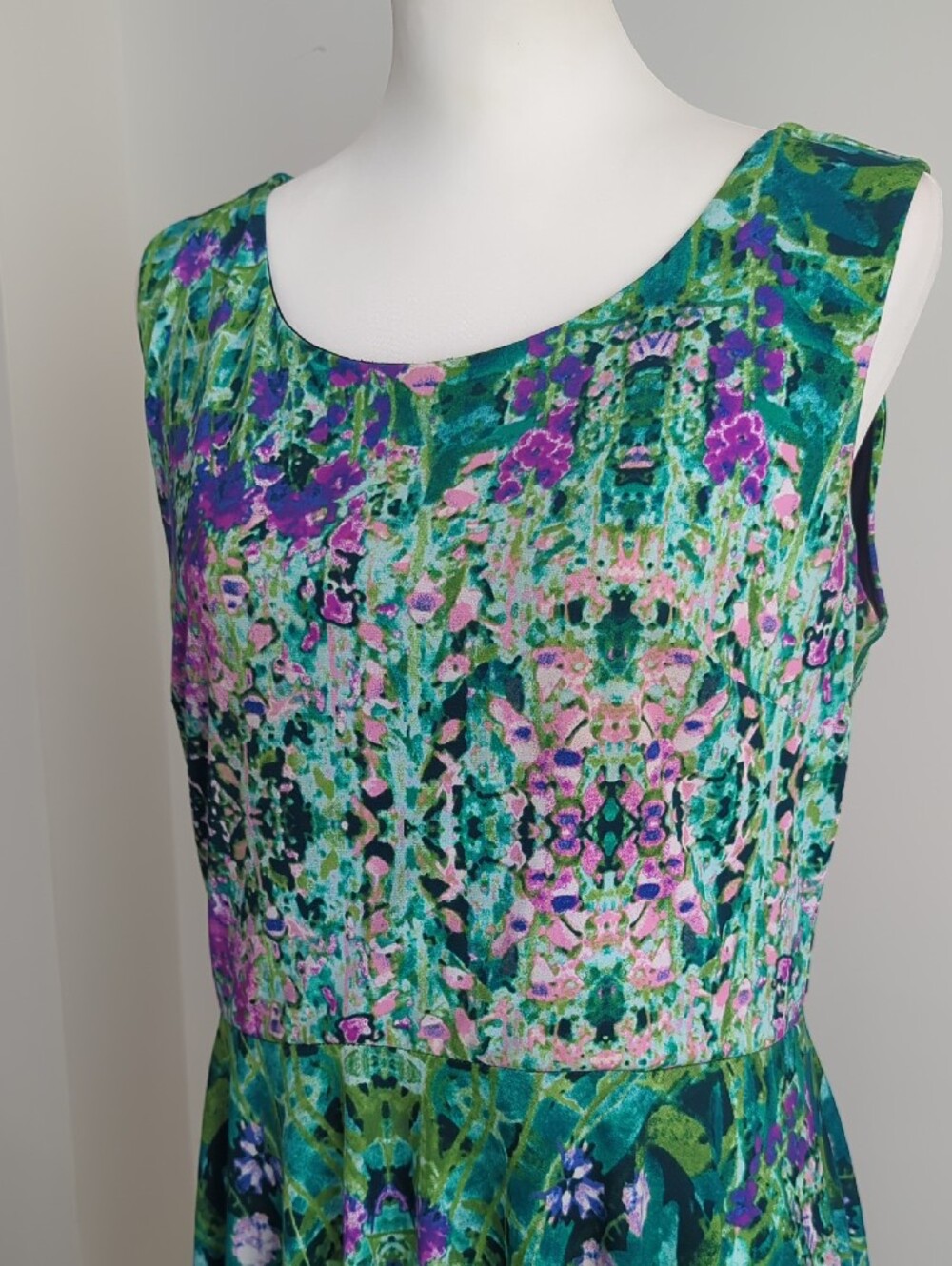 Cynthia Rowley Floral Garden Print Pleated Sleeveless Midi Dress - Picture 7 of 8